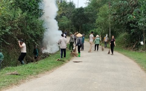 Xã Xuân Phú tăng cường công tác vệ sinh môi trường, xây dựng cảnh quan môi trường xanh, sạch, đẹp.